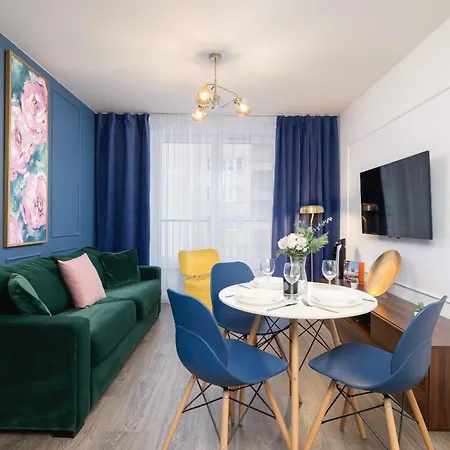 Blue And With Bright Pink Bedroom In By Renters Διαμέρισμα *