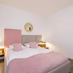 Blue And With Bright Pink Bedroom In By Renters 克拉科夫